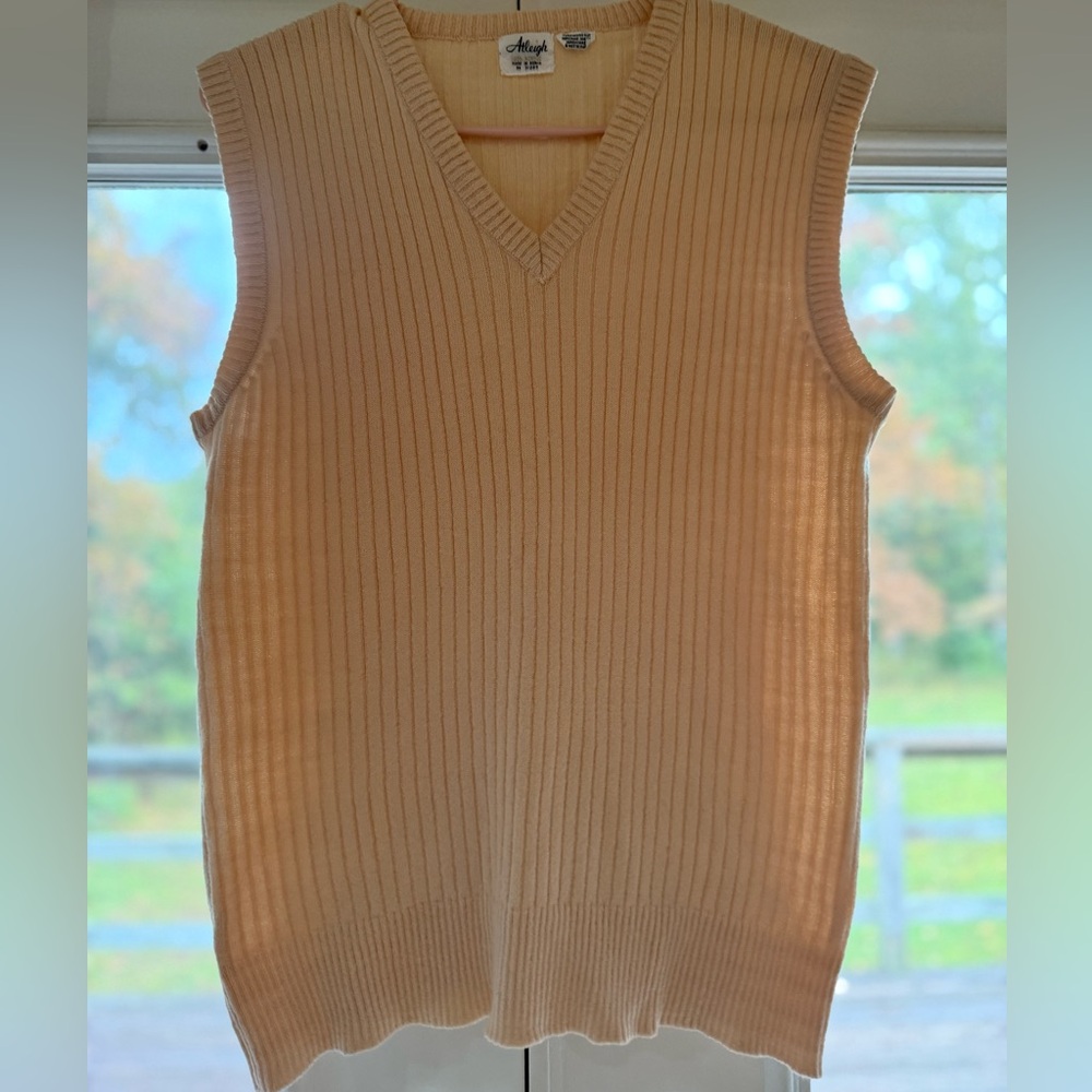 “Cream knit vest – Neutral Granny Chic Coastal Grandmother Style 🧺